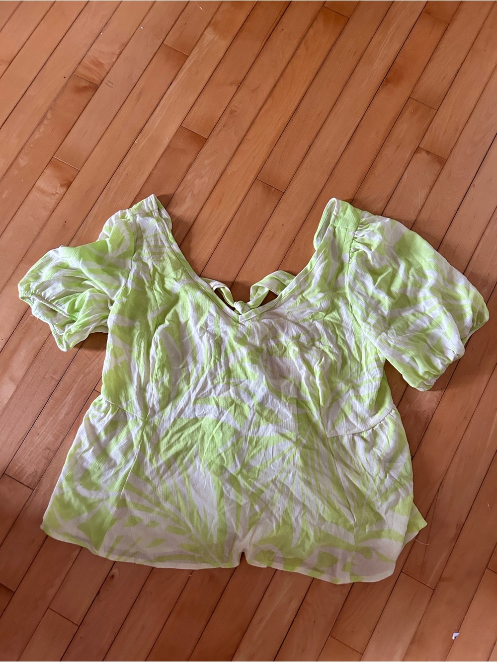 torrid Lime Green and White Puff Sleeve Top